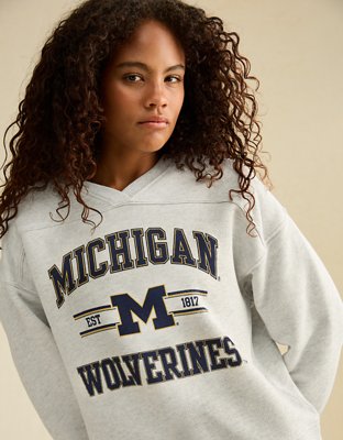 AE Michigan Wolverines V-Neck Graphic Sweatshirt - Yellow