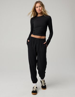 OFFLINE By Aerie Weekend Away Jogger - True Black