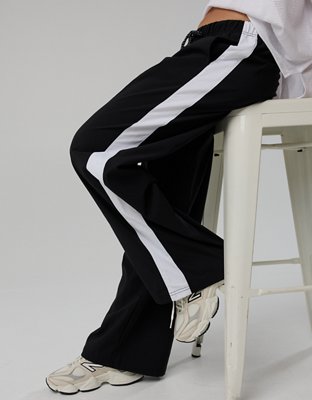 OFFLINE By Aerie Nice Moves Coaches Pant - True Black