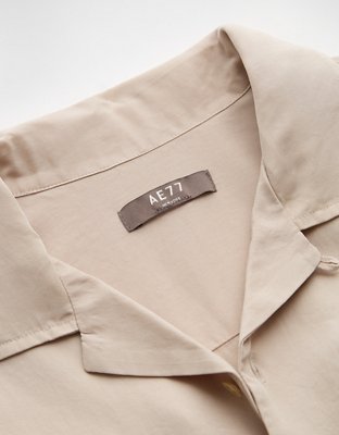 AE77 Premium Relaxed Short-Sleeve Button-Up Shirt - Khaki