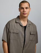 AE77 Premium Relaxed Short-Sleeve Button-Up Shirt - Olive
