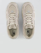 New Balance Men's 725 Sneaker - Natural