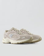 New Balance Men's 725 Sneaker - Natural